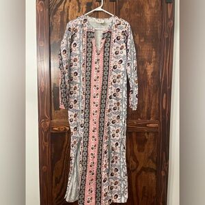 Figure caftan dress maxi